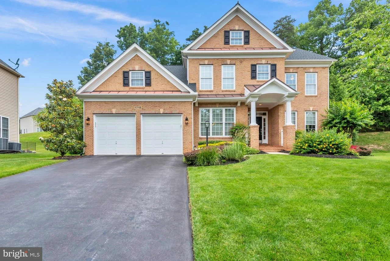 1718 Macoun Ct-1