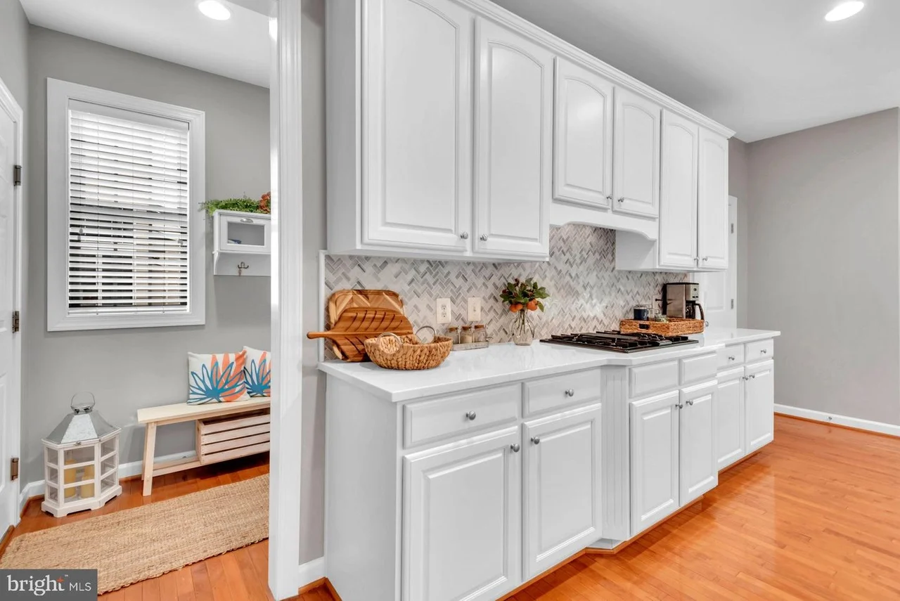 1718 Macoun Ct-13