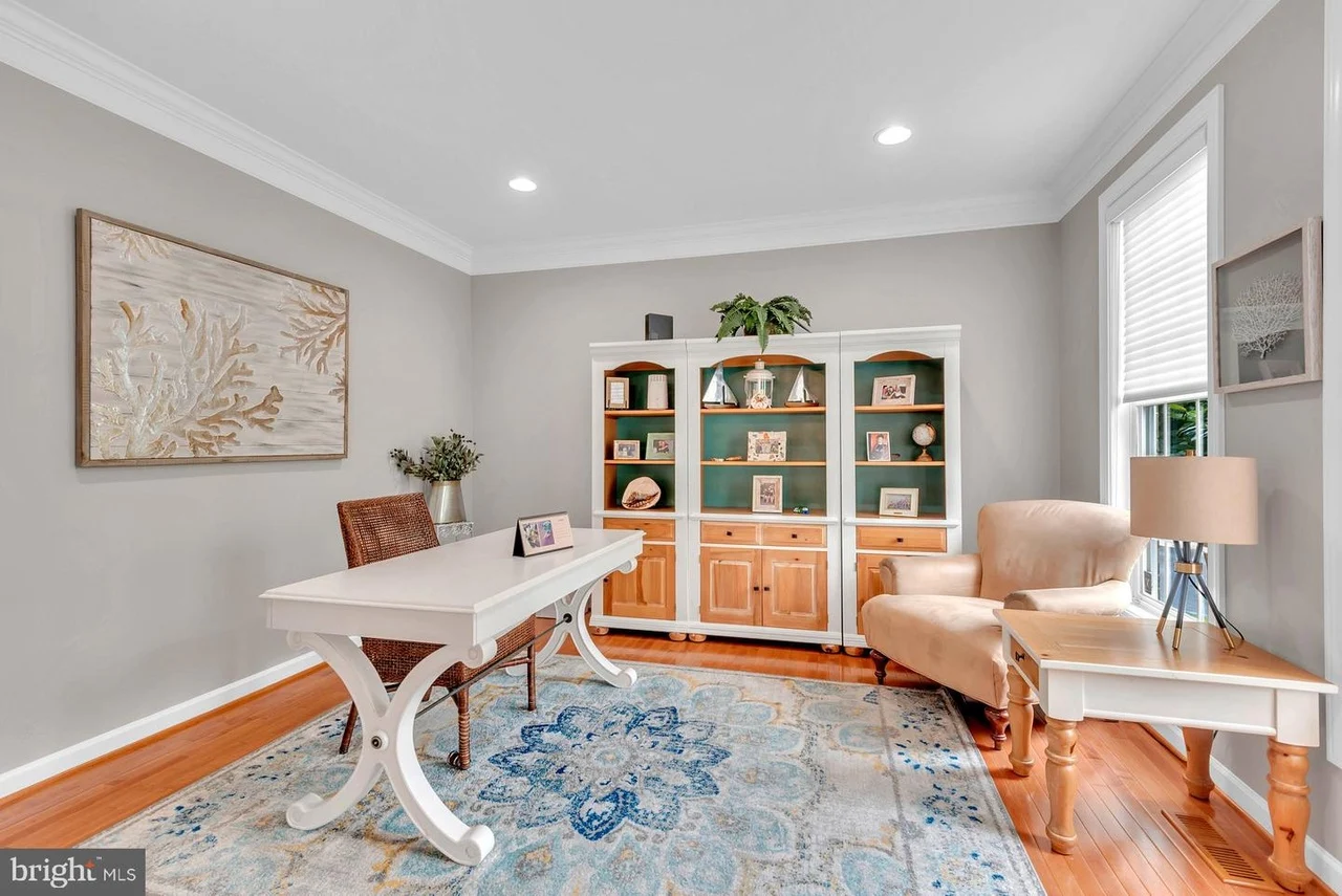 1718 Macoun Ct-17