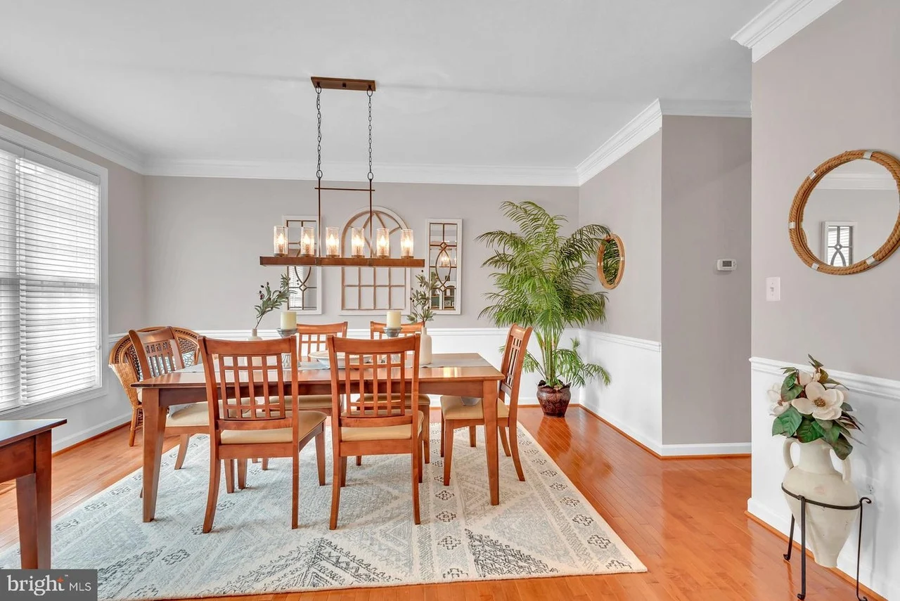 1718 Macoun Ct-18