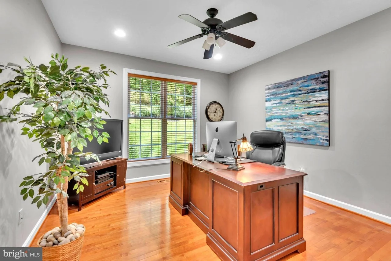 1718 Macoun Ct-22