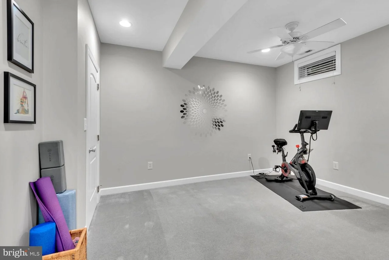 1718 Macoun Ct-40