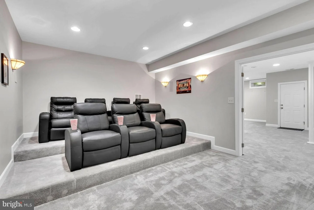 1718 Macoun Ct-43