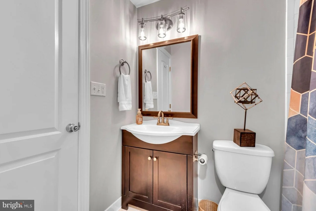 1718 Macoun Ct-45