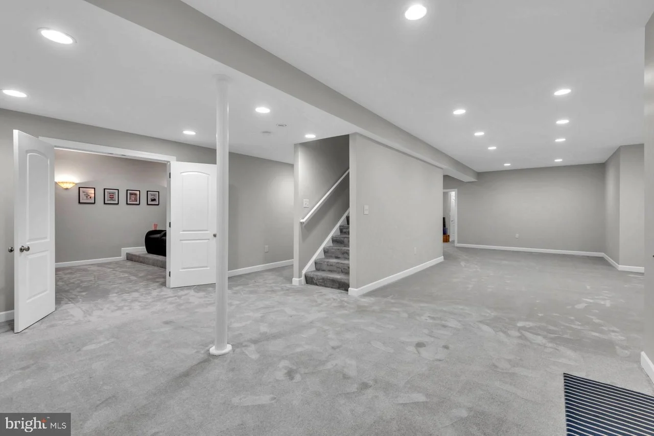 1718 Macoun Ct-47