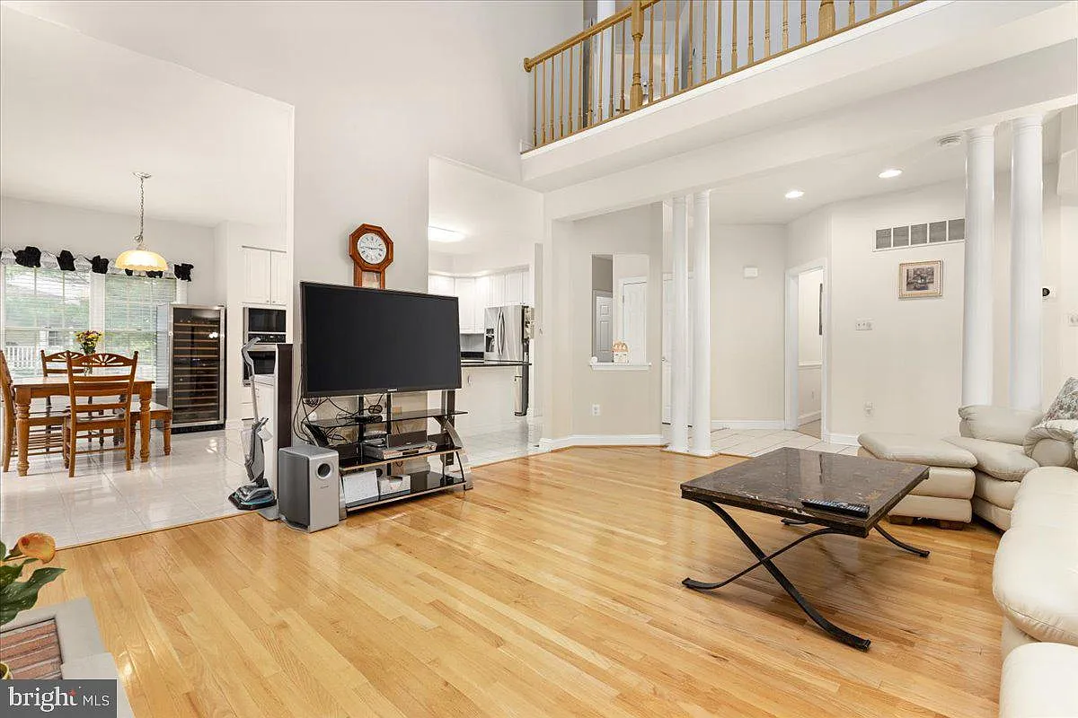 203 Blackhaw Ct-10