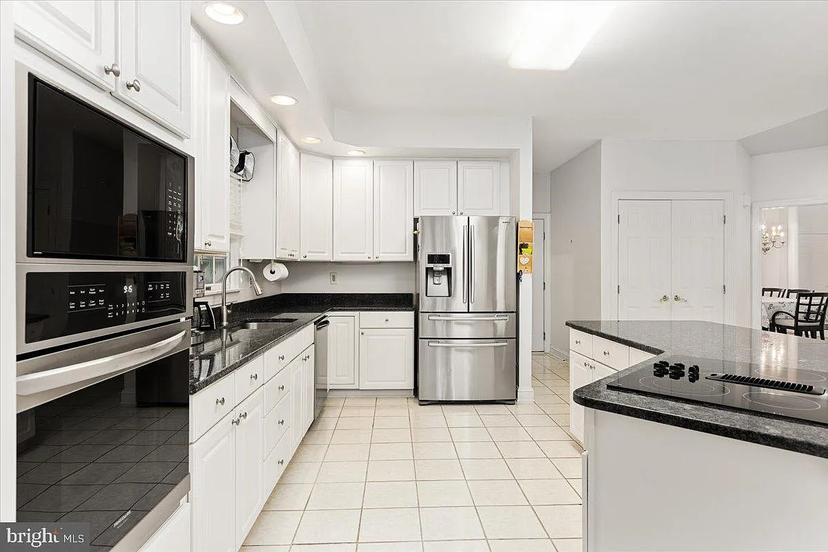 203 Blackhaw Ct-11