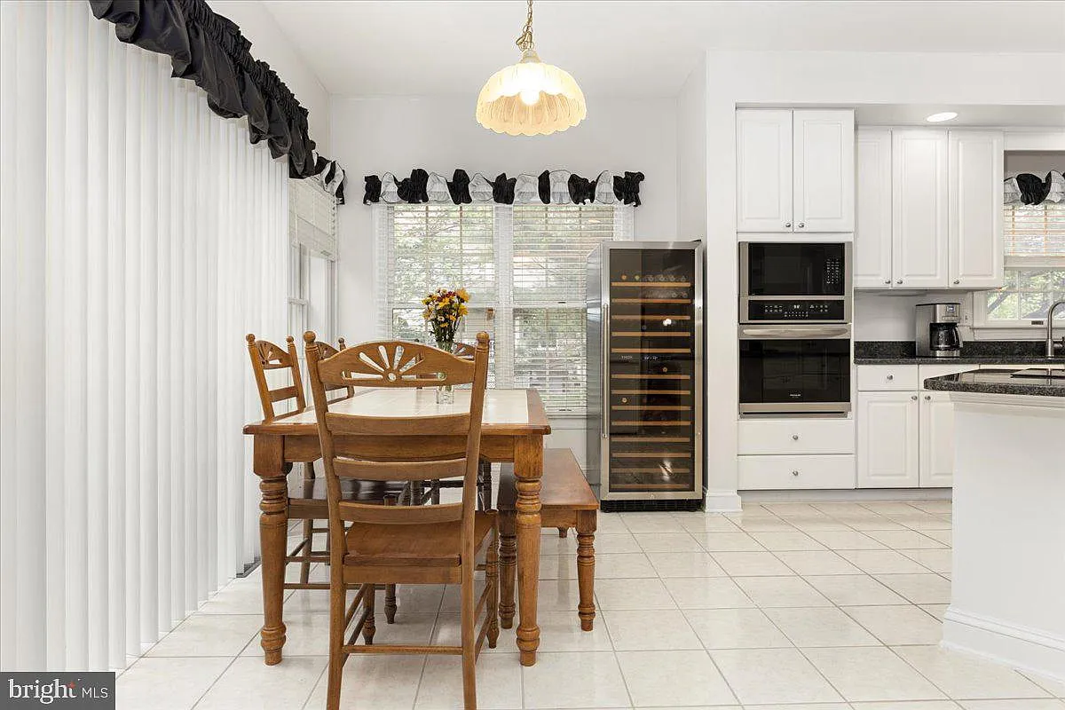 203 Blackhaw Ct-12
