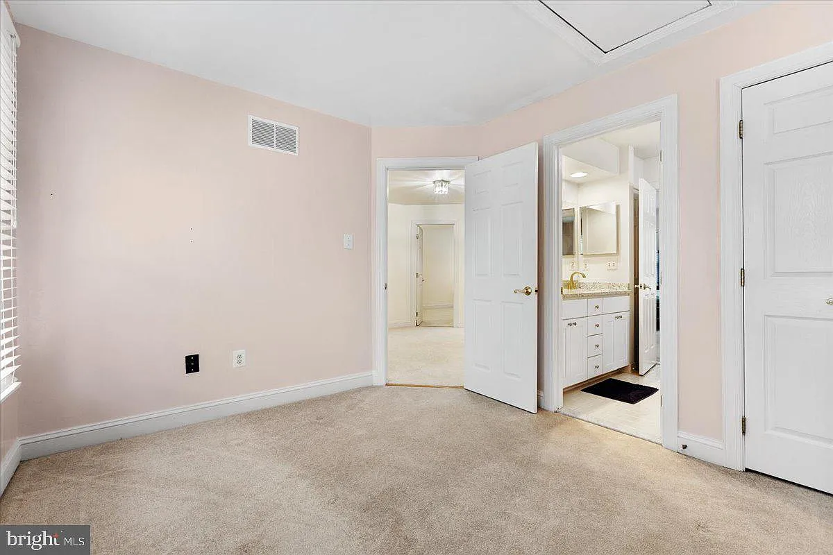 203 Blackhaw Ct-17