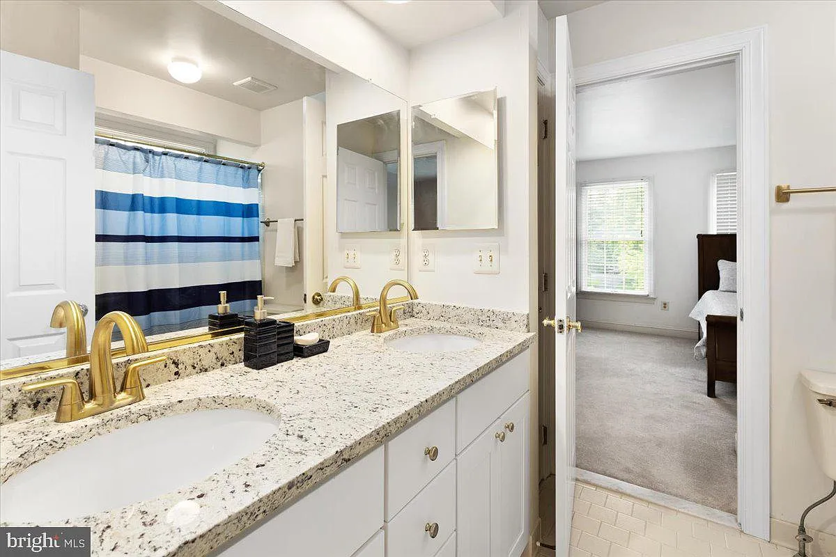 203 Blackhaw Ct-18
