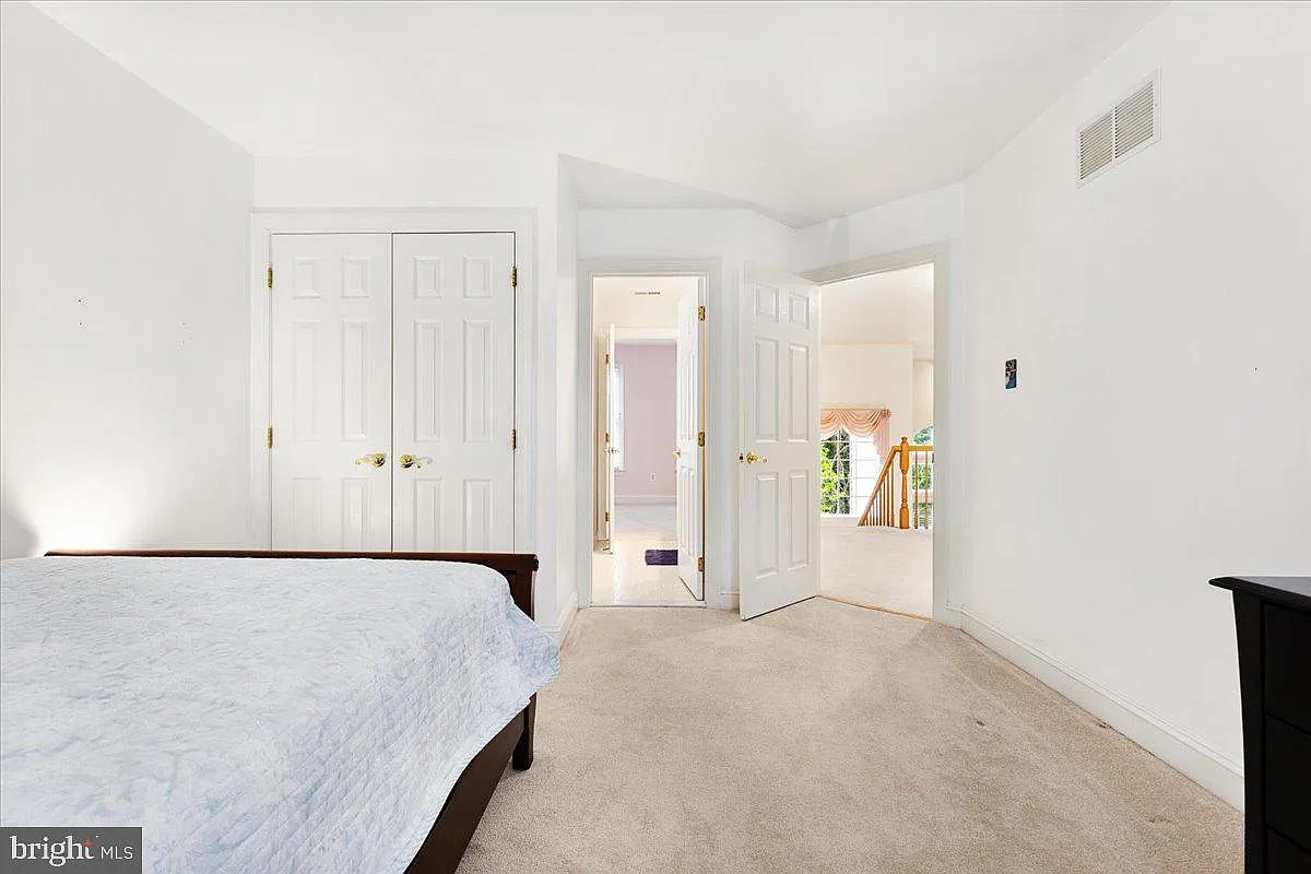 203 Blackhaw Ct-19