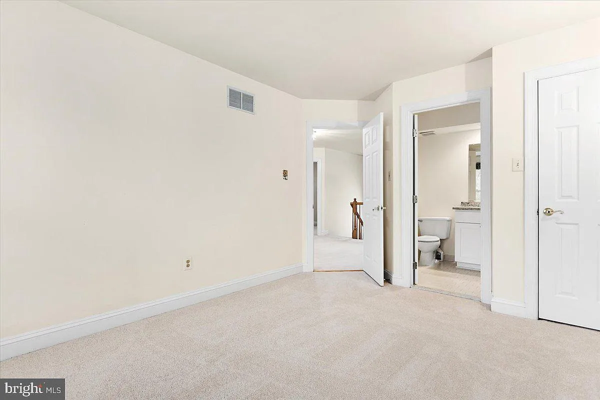 203 Blackhaw Ct-20