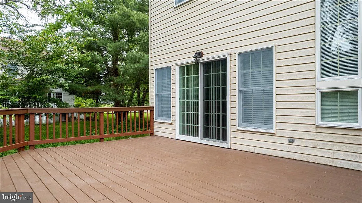 203 Blackhaw Ct-25