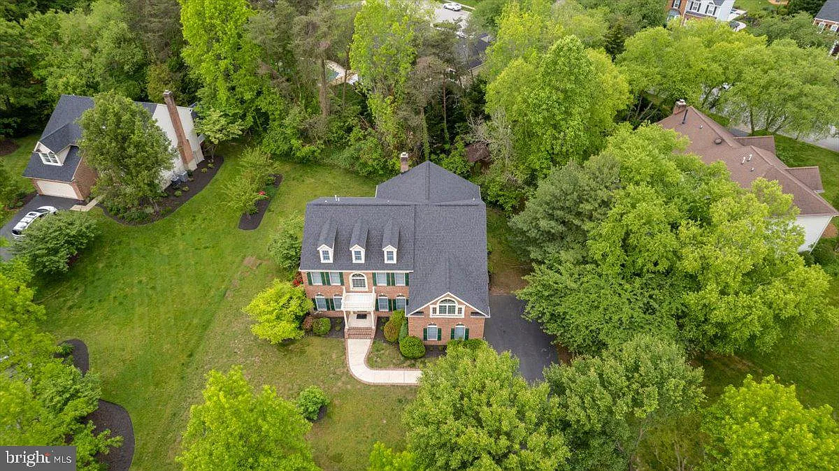 203 Blackhaw Ct-29