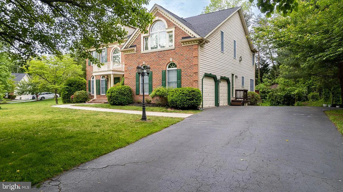 203 Blackhaw Ct-34