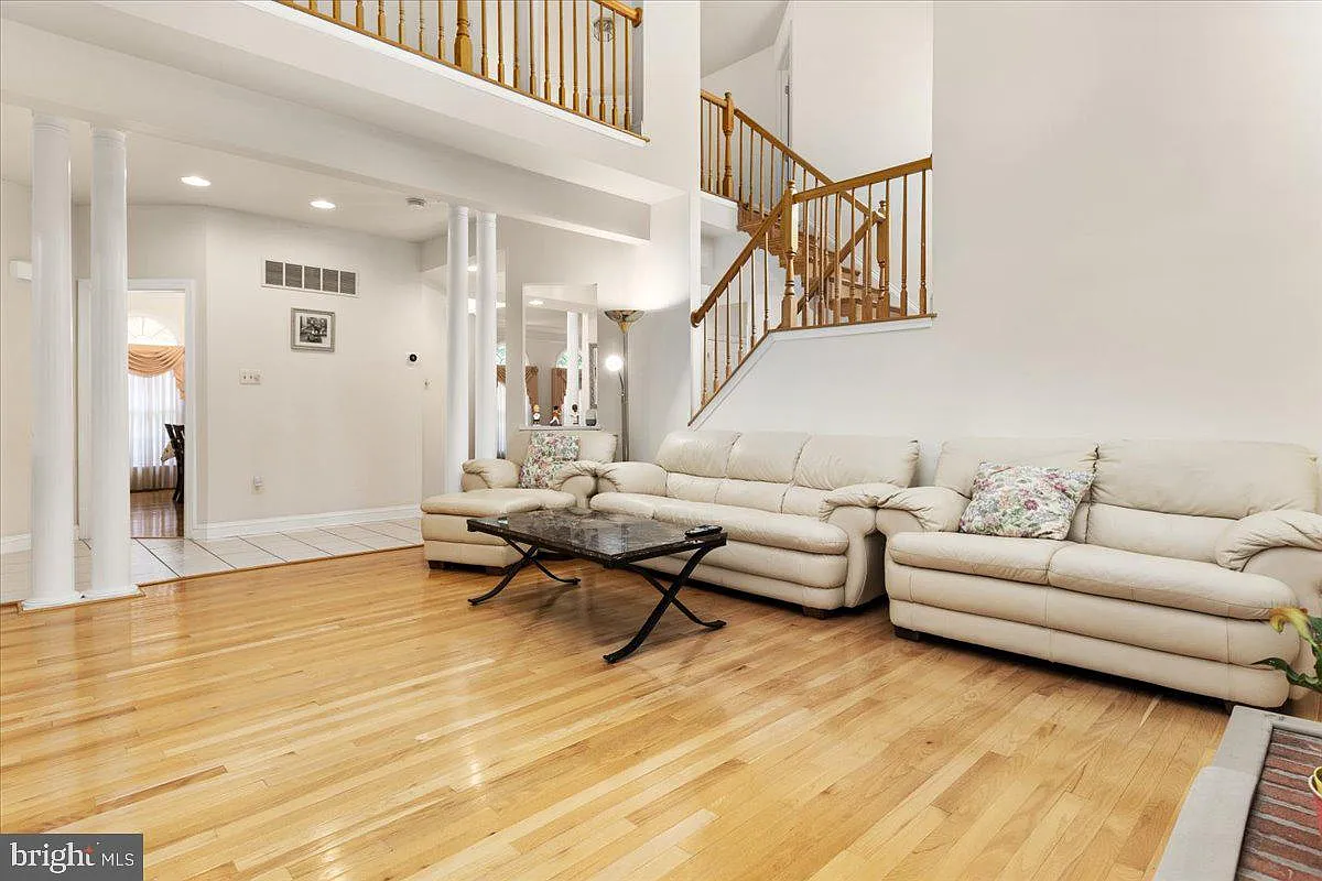 203 Blackhaw Ct-9
