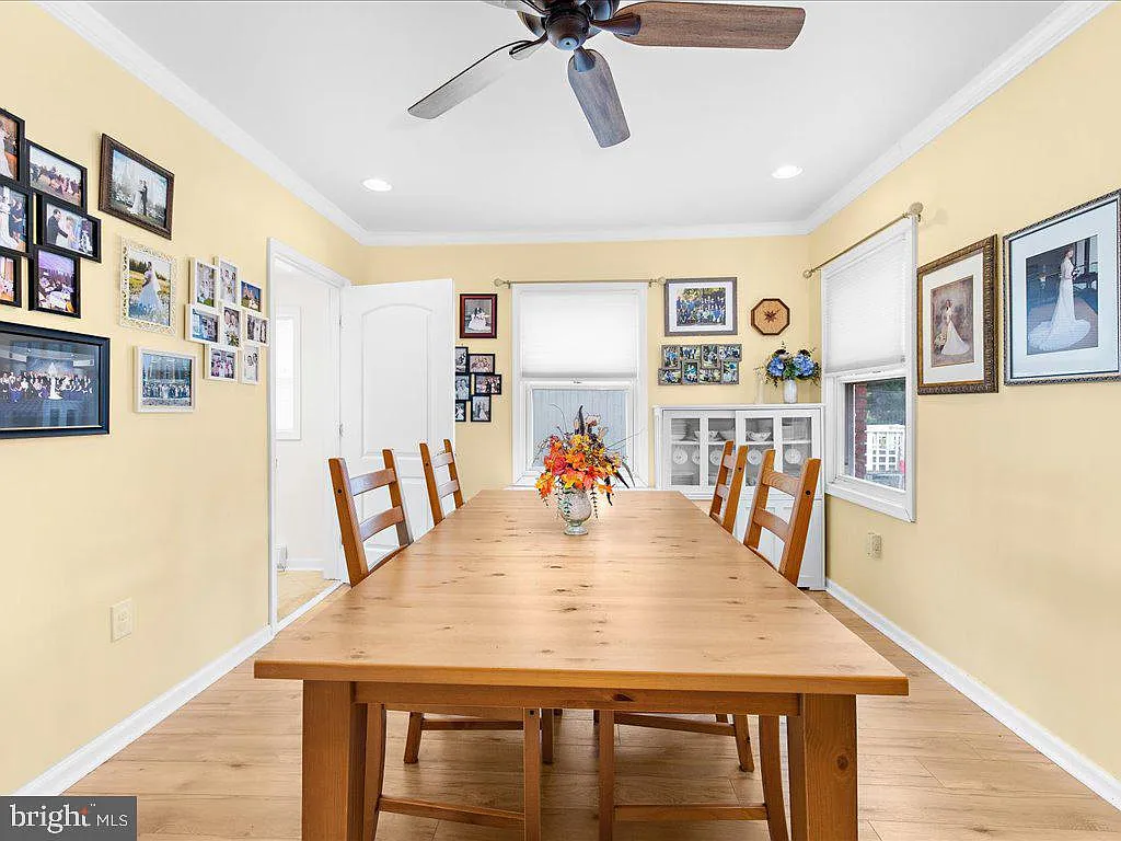 2168 Lake Dr-15