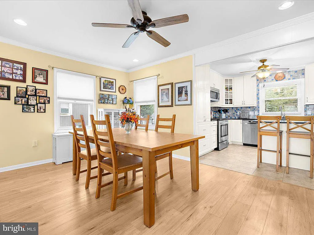 2168 Lake Dr-16