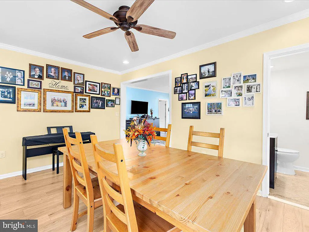 2168 Lake Dr-18