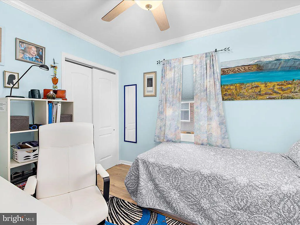 2168 Lake Dr-24