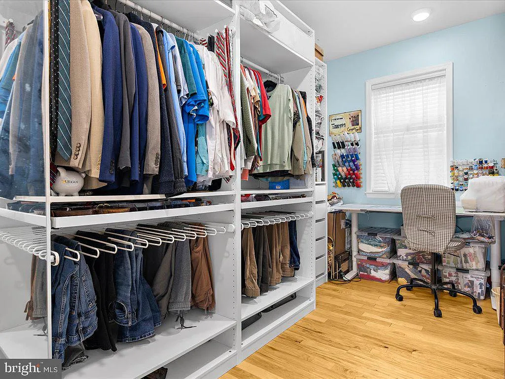 2168 Lake Dr-32