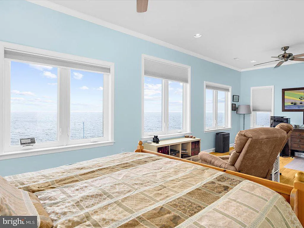 2168 Lake Dr-34