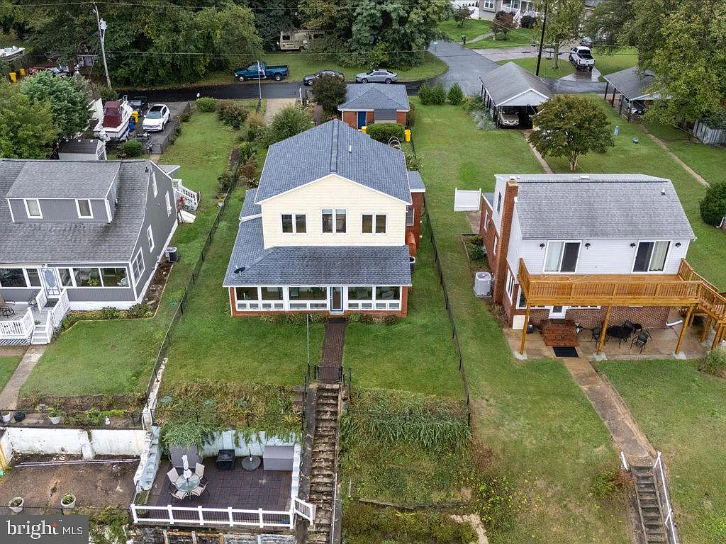 2168 Lake Dr-53