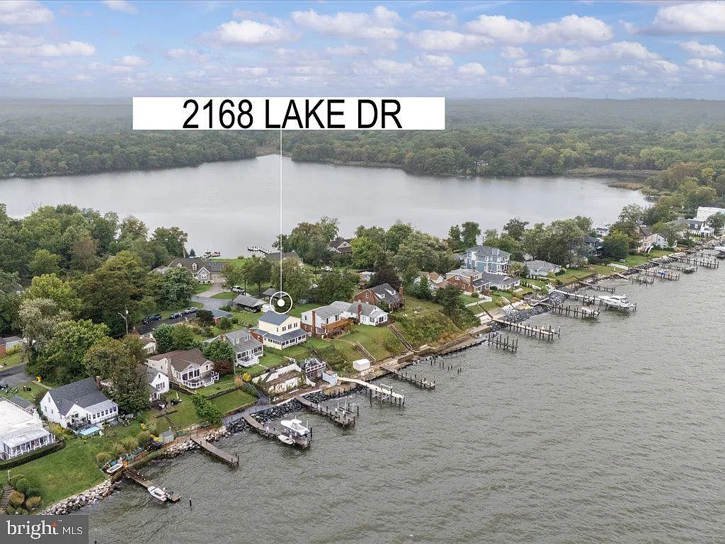 2168 Lake Dr-64