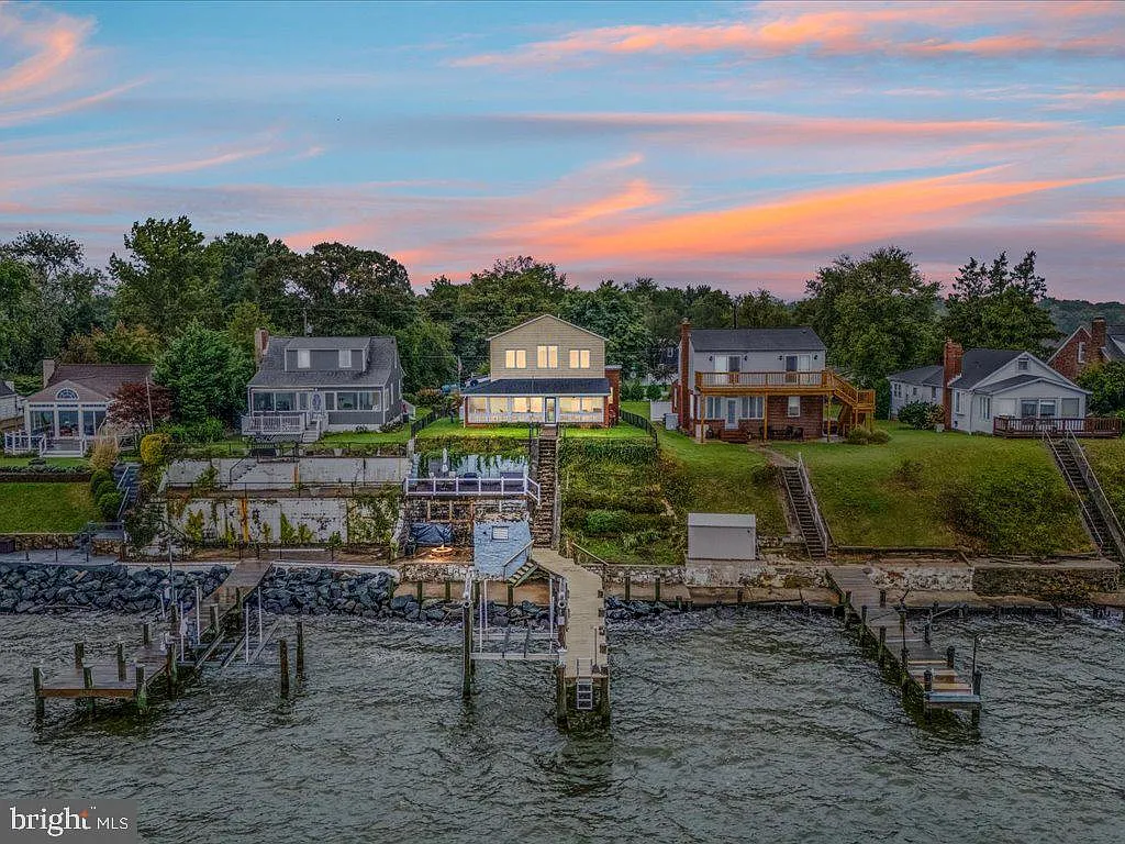 2168 Lake Dr-65