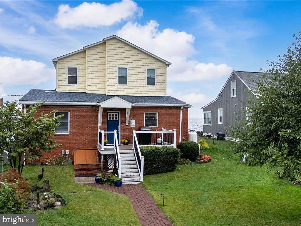 2168 Lake Dr-8