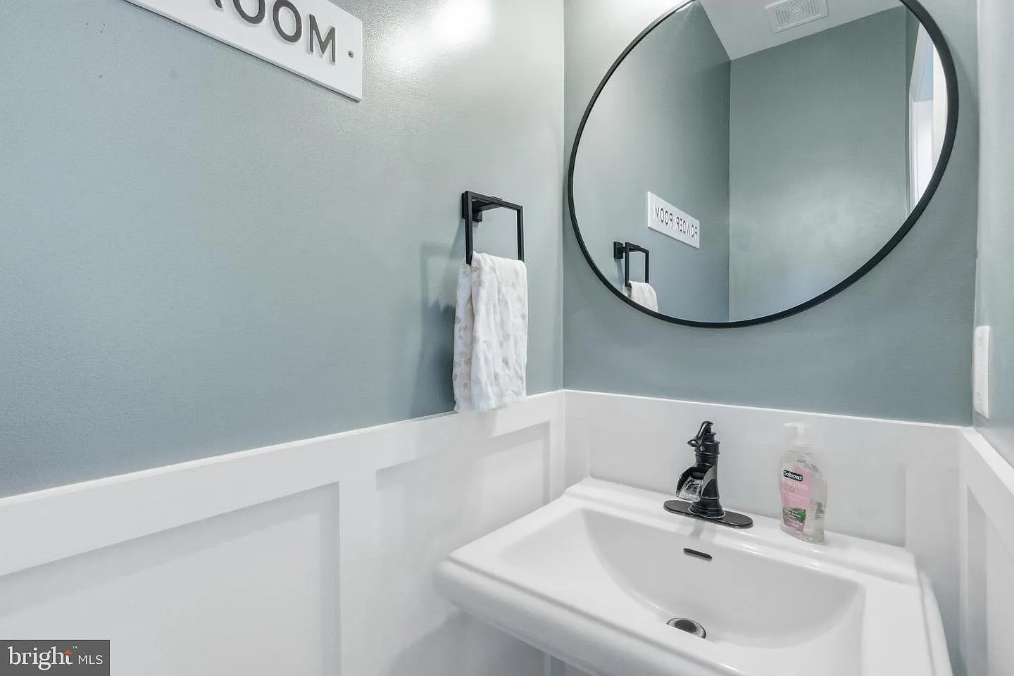 217 Austin Ct-24