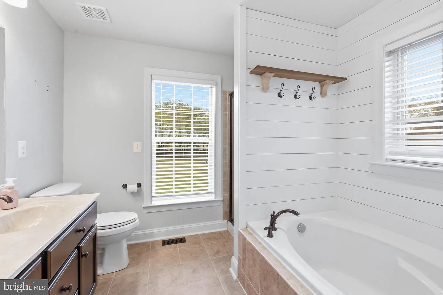 217 Austin Ct-30