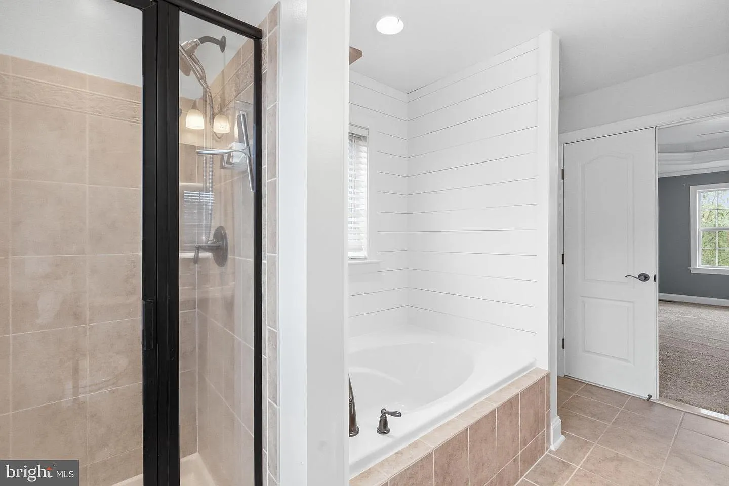 217 Austin Ct-32