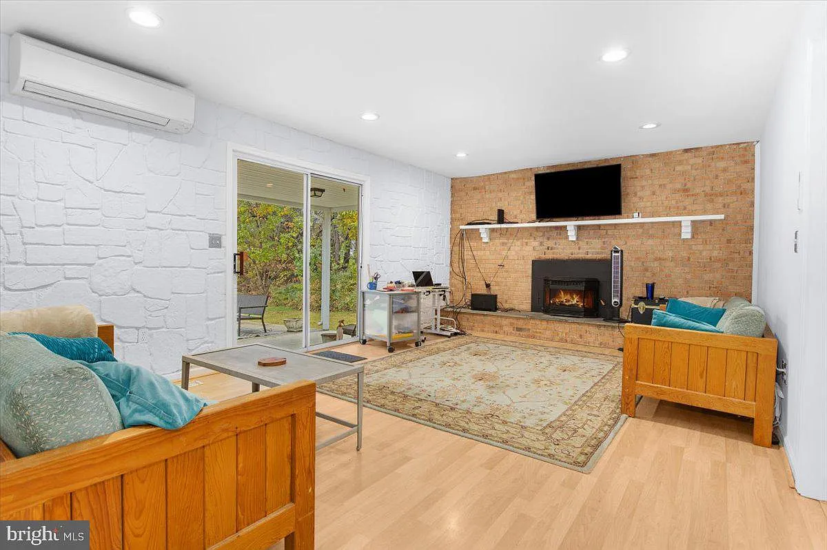 2552 Cheval Dr-15