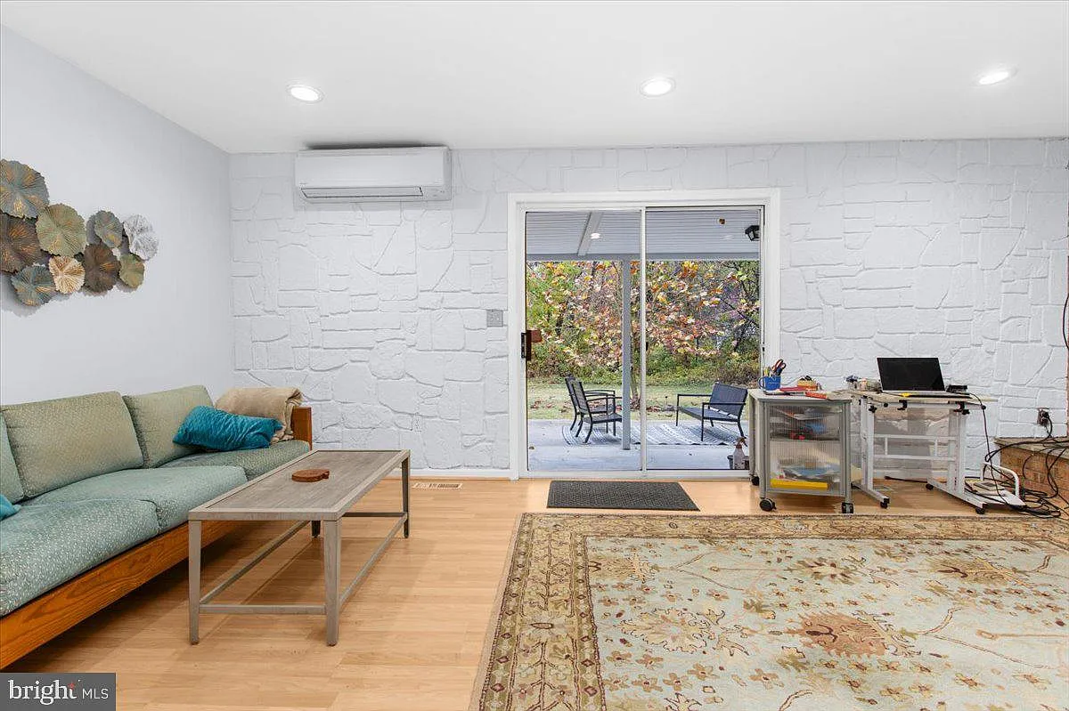 2552 Cheval Dr-16