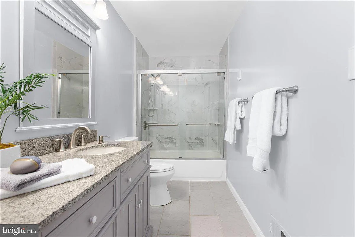 2552 Cheval Dr-29