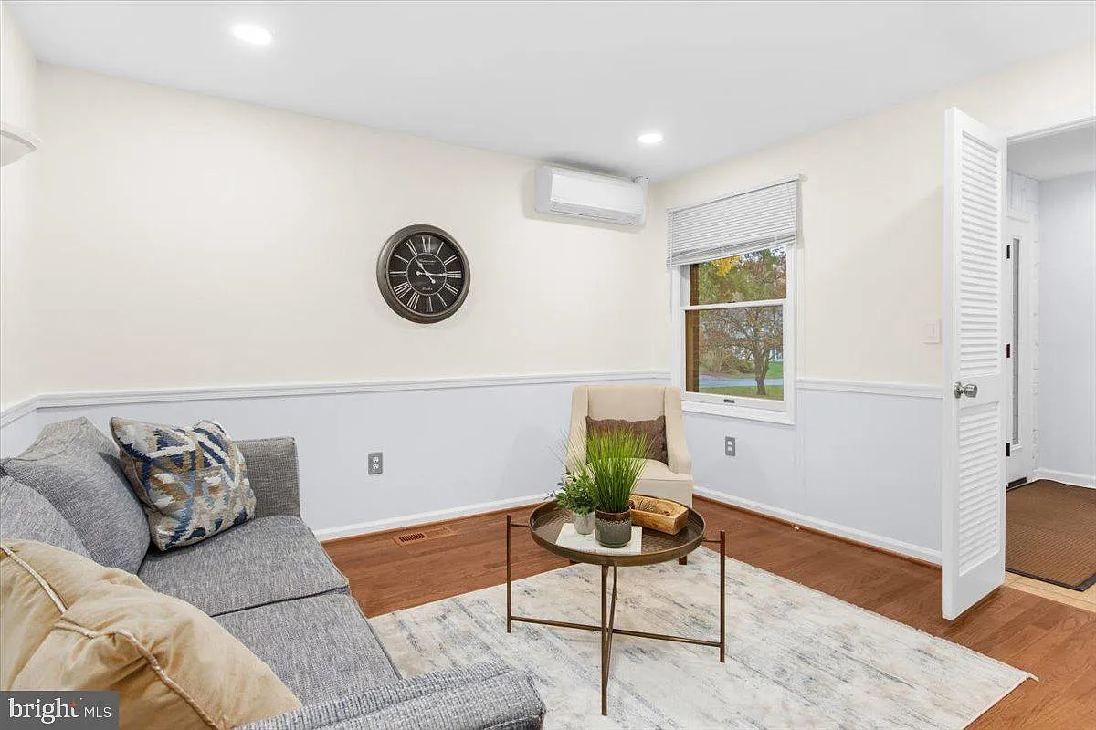 2552 Cheval Dr-7