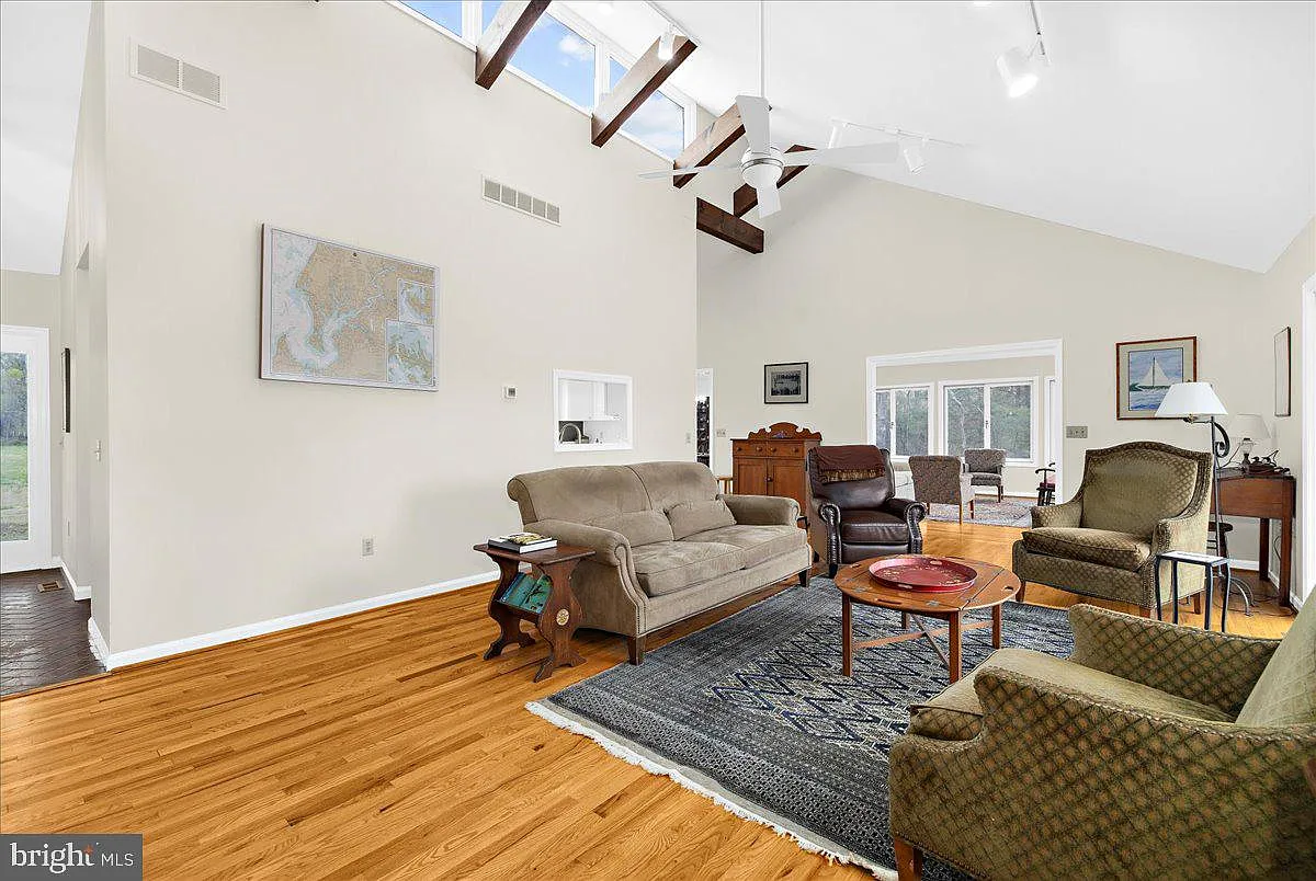 26889 Morgnec Rd-10