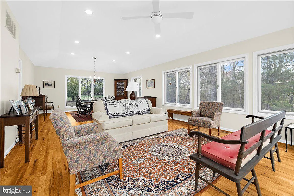 26889 Morgnec Rd-13