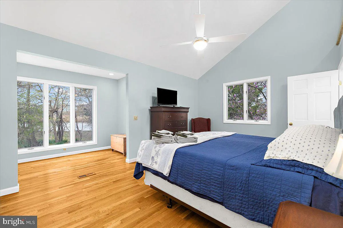 26889 Morgnec Rd-15