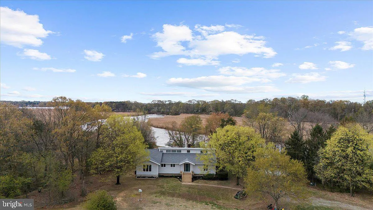 26889 Morgnec Rd-26