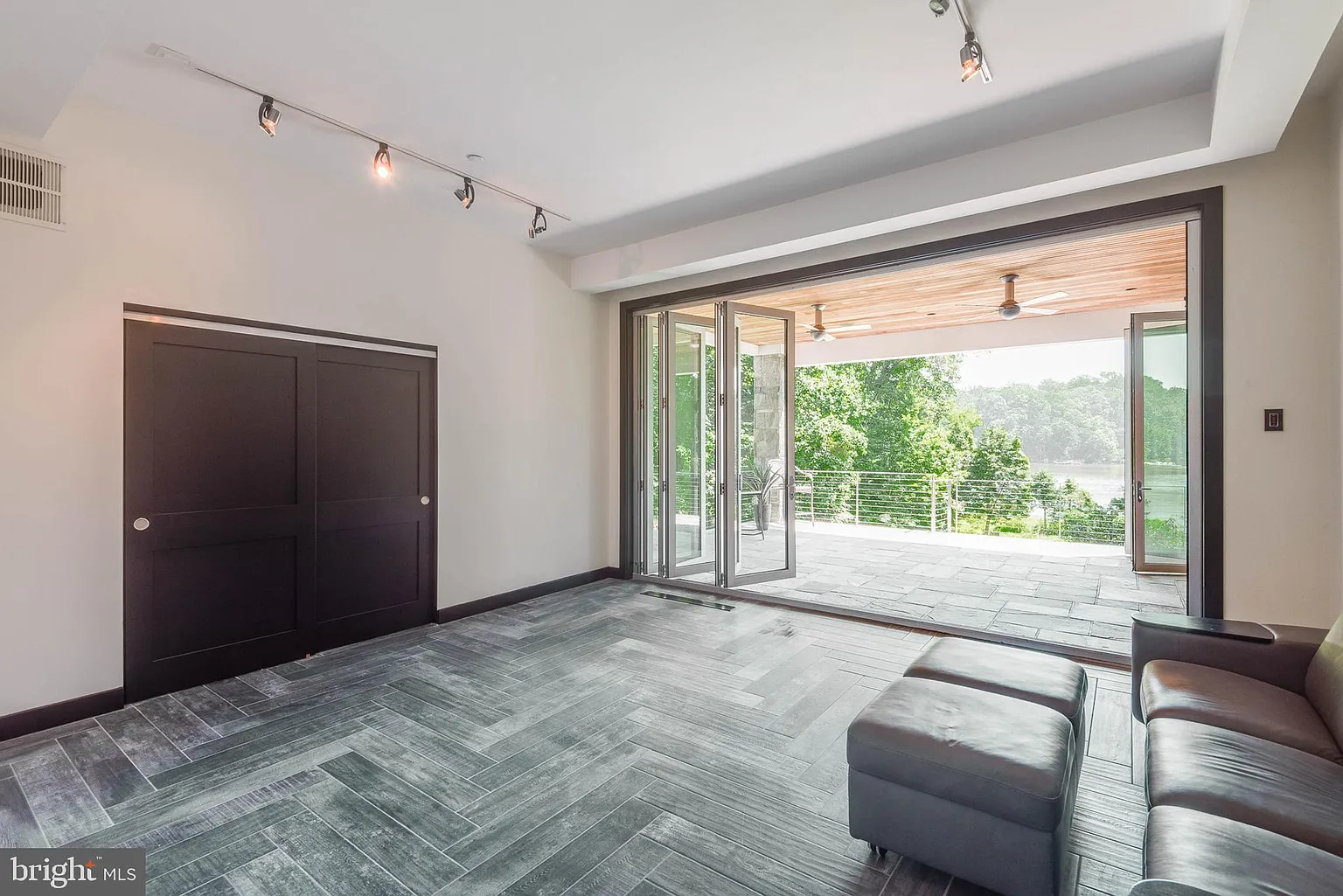 2741 Poplar Ln-15