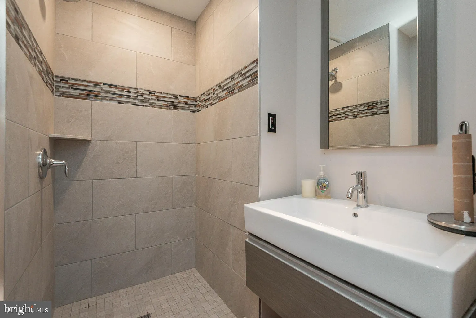 2741 Poplar Ln-19