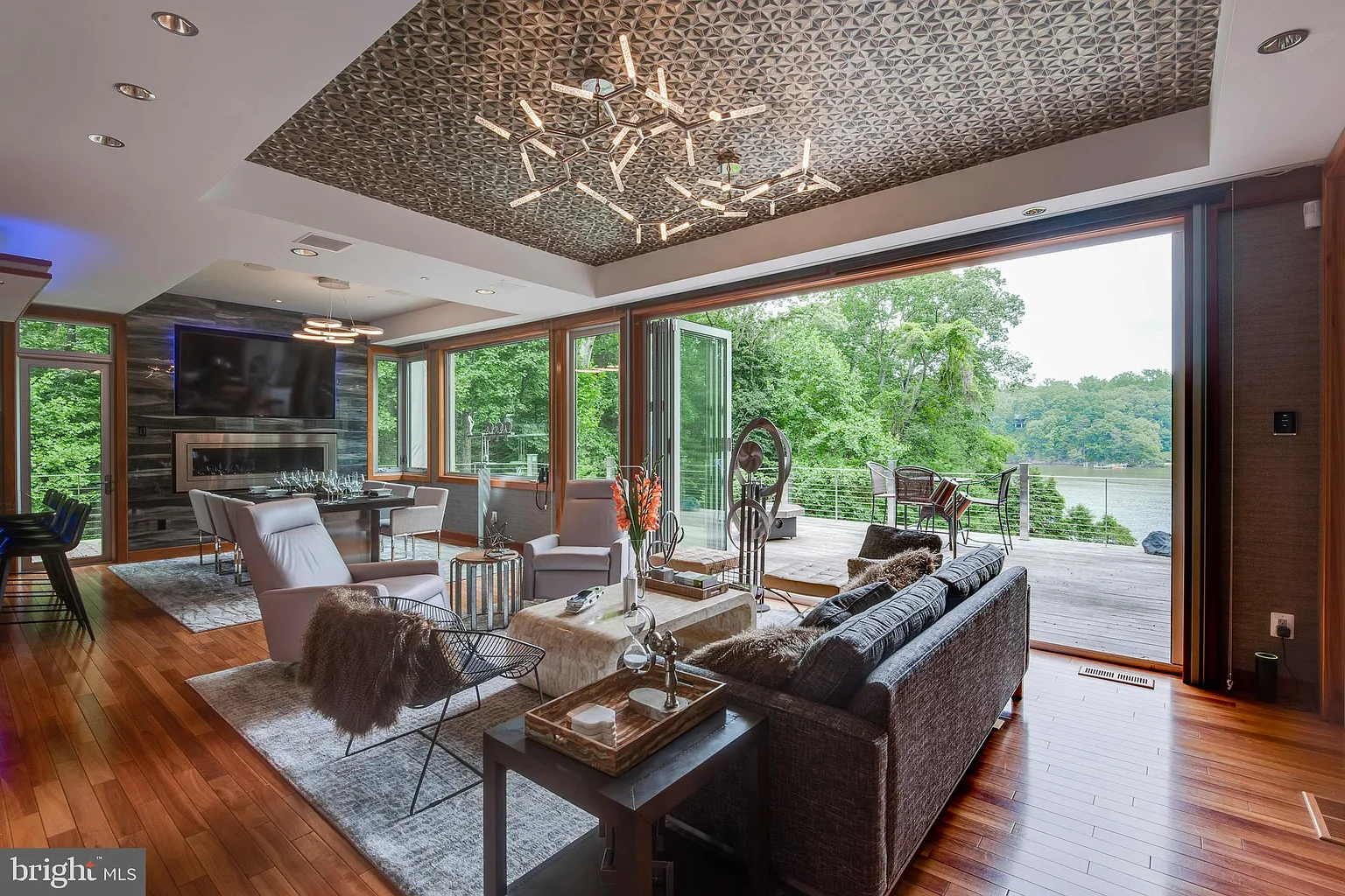 2741 Poplar Ln-2