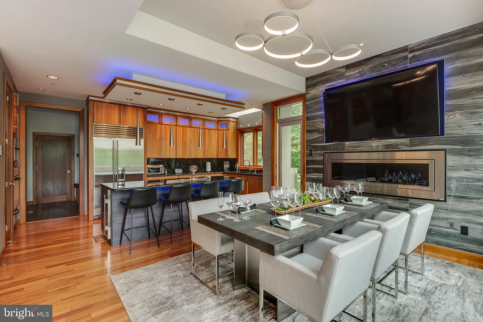 2741 Poplar Ln-8