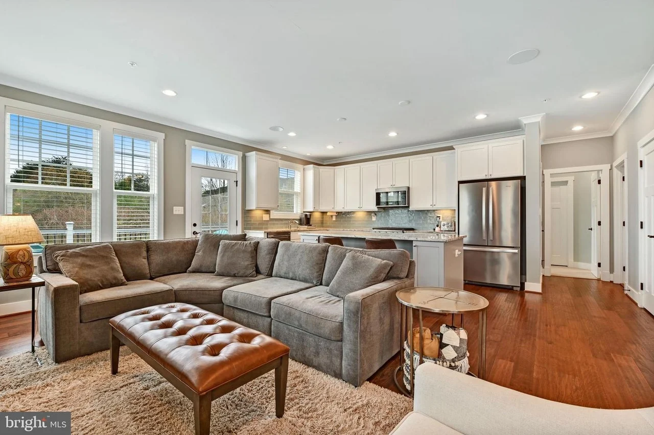 409 Zeman Dr-10