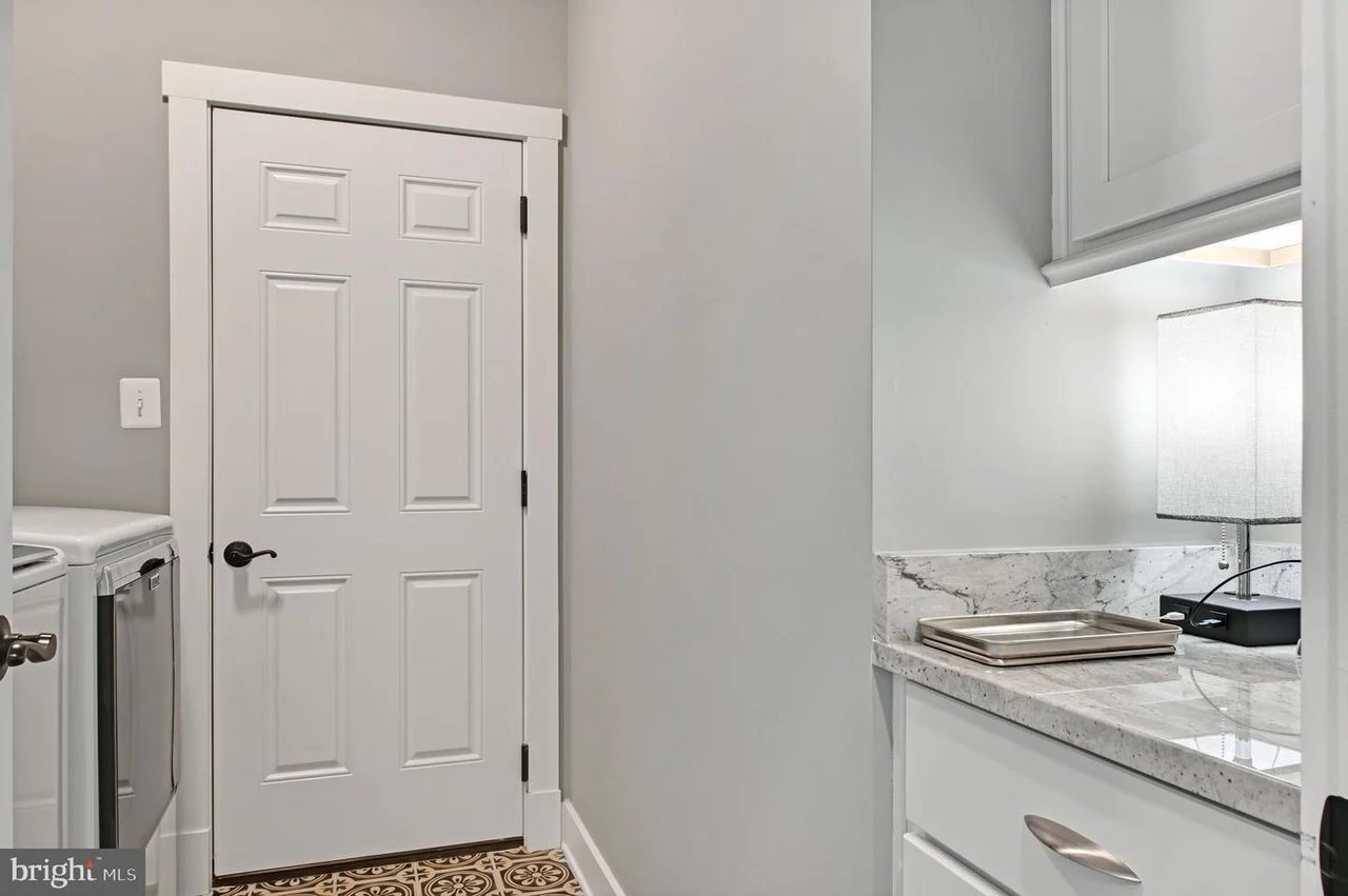 409 Zeman Dr-19