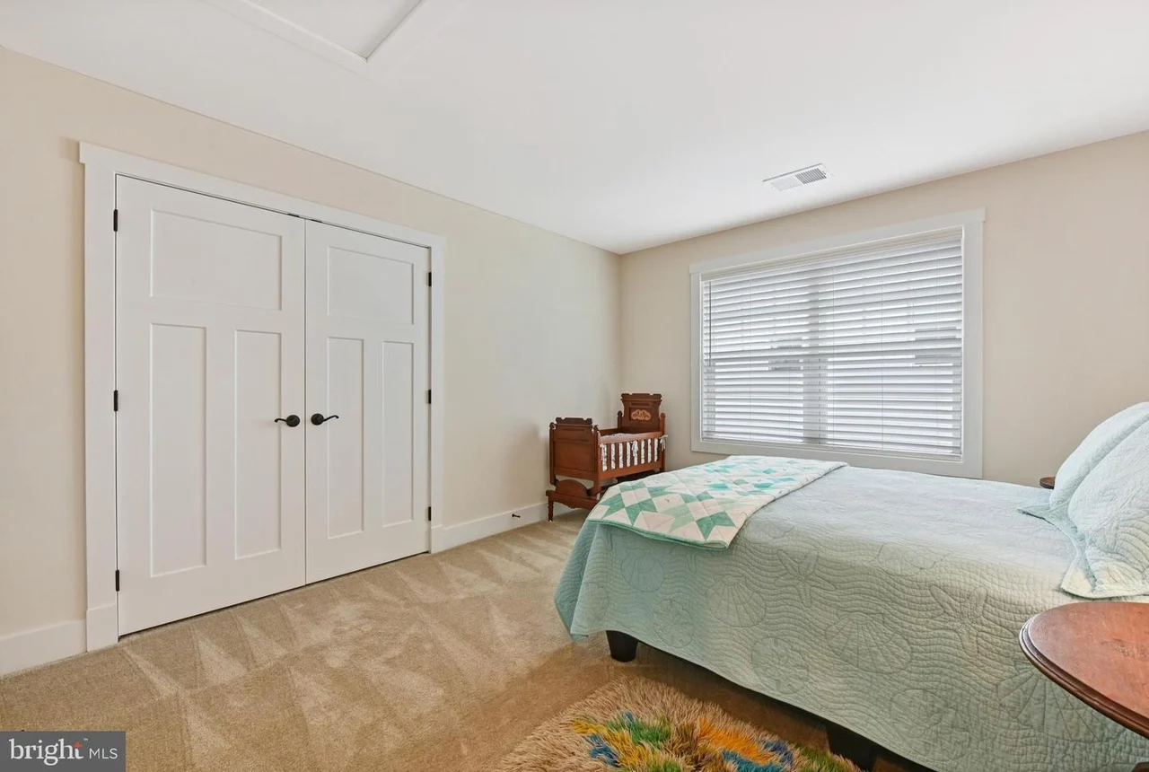 409 Zeman Dr-23