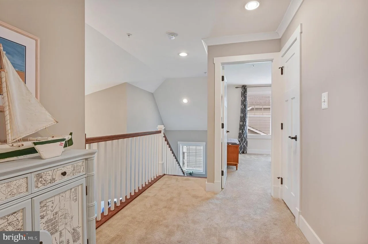 409 Zeman Dr-26