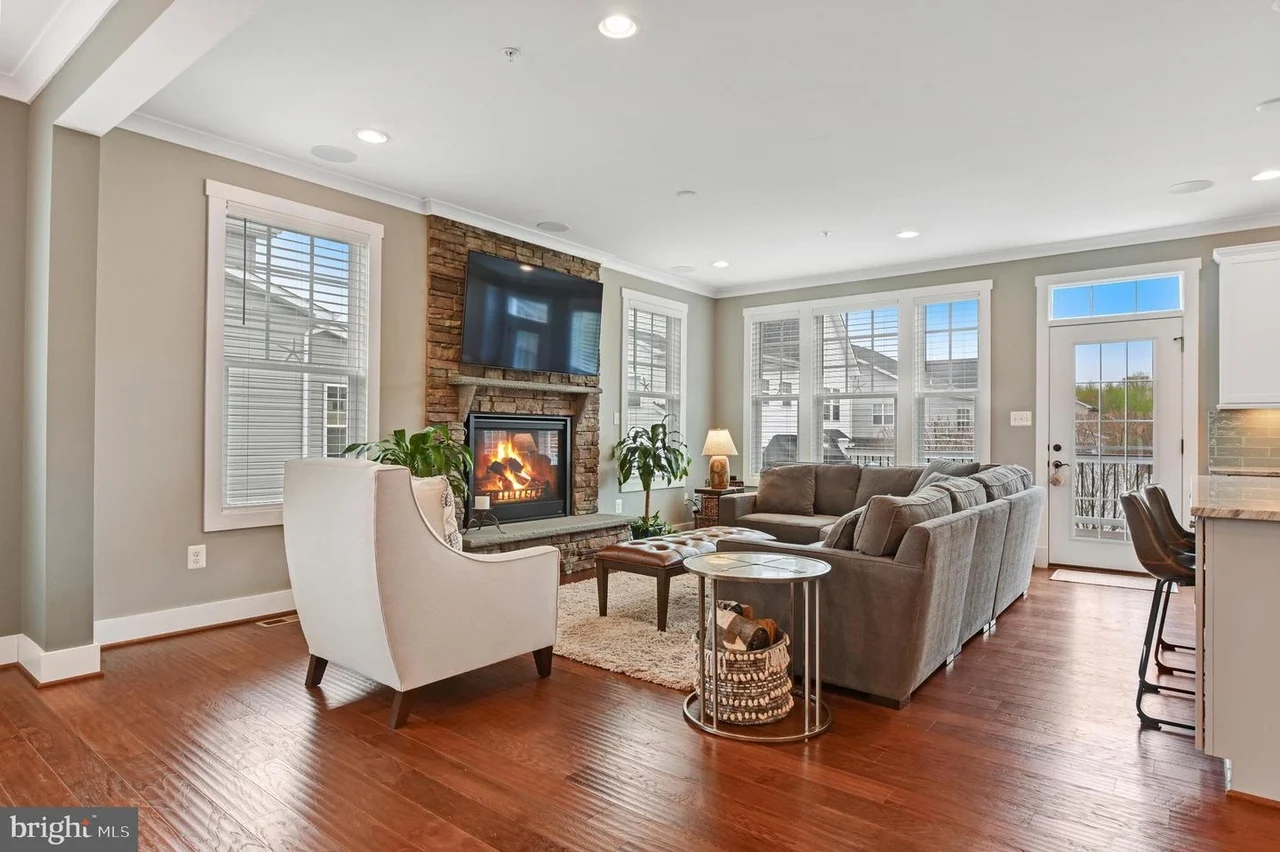 409 Zeman Dr-5